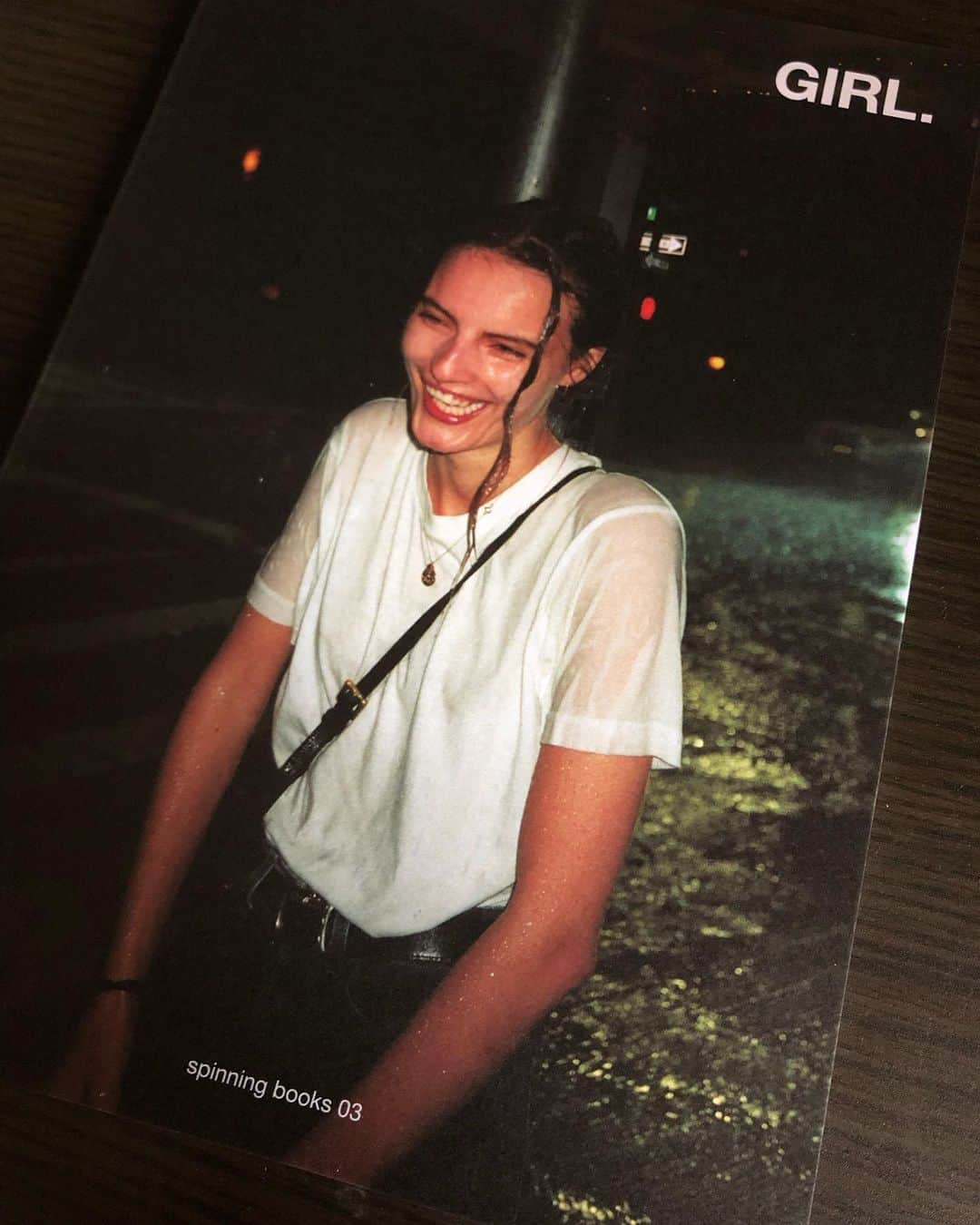 森岡龍さんのインスタグラム写真 - (森岡龍Instagram)「東京都現代美術館にて開催されている﻿ ﻿ TOKYO ART BOOK FAIRに参加してきました。﻿ ﻿ どこもかしこも本、本、本📘📚📕📙📚📗 ﻿ ﻿ 後輩の松㟢翔平のZINEを購入。﻿ ﻿ 魯肉飯やら鶏肉飯のレシピが載っていて、お腹が空く。﻿ ﻿ 台湾のオススメスポットも載っていて300円。﻿ ﻿ 文章もエモーショナルで良い◎﻿ ﻿ 他にも写真集やら龍ステッカーを買いました🐉﻿ ﻿ 世界的な巨匠になりつつある三宅唱監督にお供してもらいました👬﻿ ﻿ #東京都現代美術館﻿ #TokyoArtBookFair﻿ #東京アートブックフェア﻿ #Netflix﻿ #テラスハウス﻿ #terracehouse ﻿ #呪怨﻿ #松㟢翔平﻿ #三宅唱﻿ #shomiyake」7月14日 9時35分 - ryu_morioka