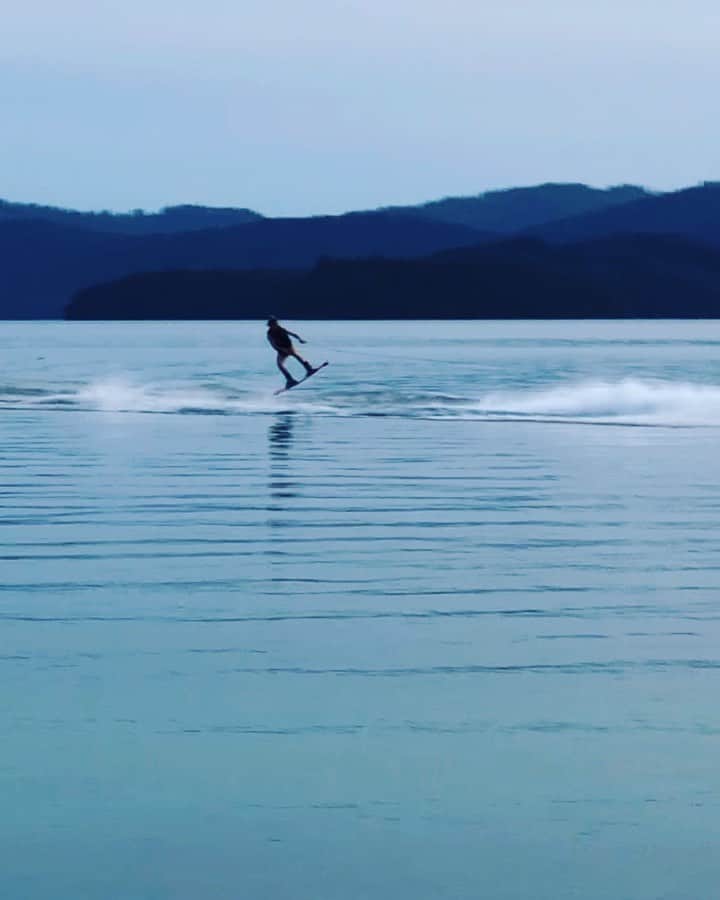 ブルック・バトラーのインスタグラム：「My paradise 🤙🏼」