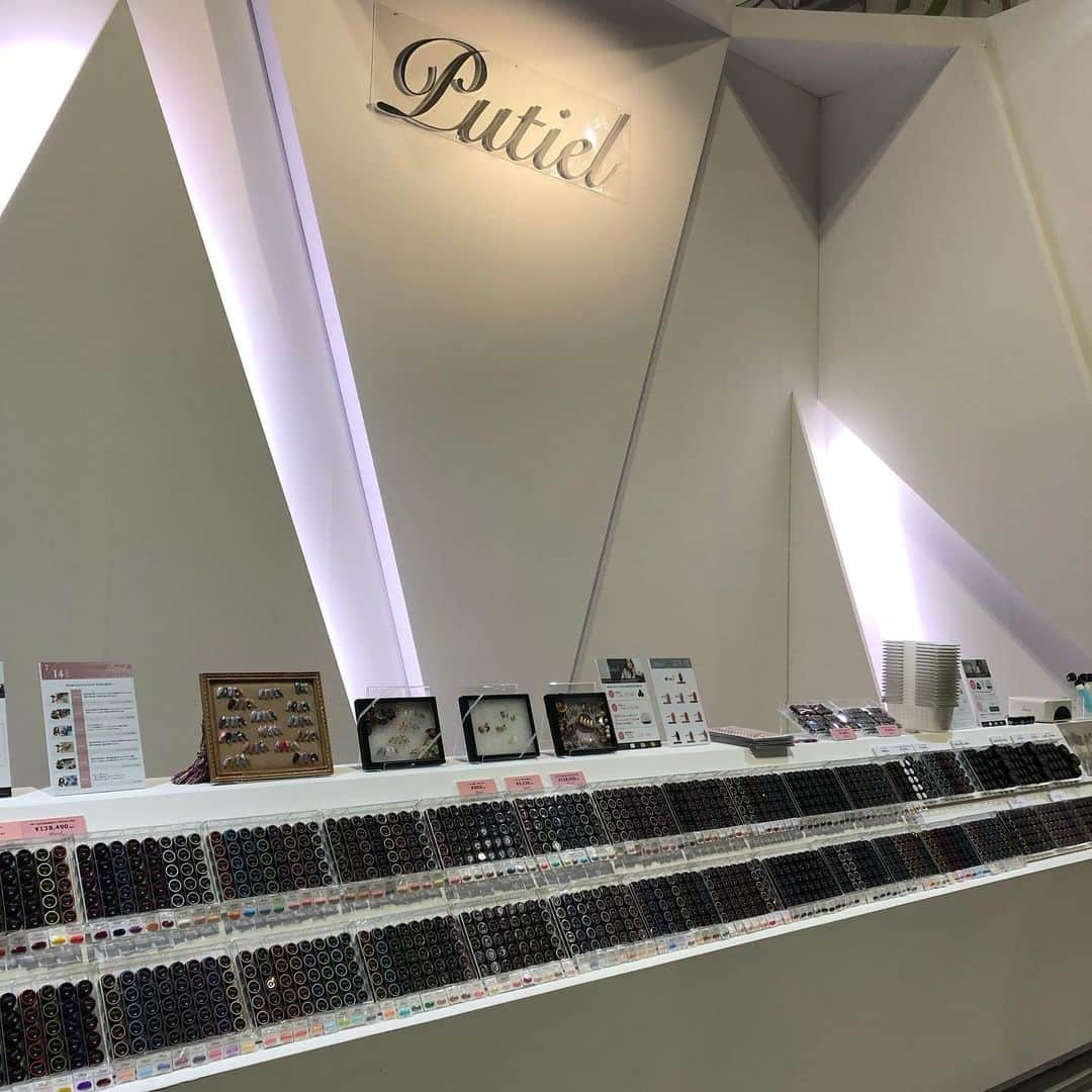 プティール（Putiel) さんのインスタグラム写真 - (プティール（Putiel) Instagram)「◇ASIA NAIL FESTIVAL 2019◇  オープンしました！  #putiel #nailselect #putieleducator #putielevangelist #nailistlife#demonstration #ANF2019 #プティール #ネイルセレクト #プティールエデュケーター #プティールエバンジェリスト #ネイリストライフ #アジアネイルフェスティバル #大阪 #ノンサンディングputiel #小さなサロン」7月14日 10時02分 - putielnail