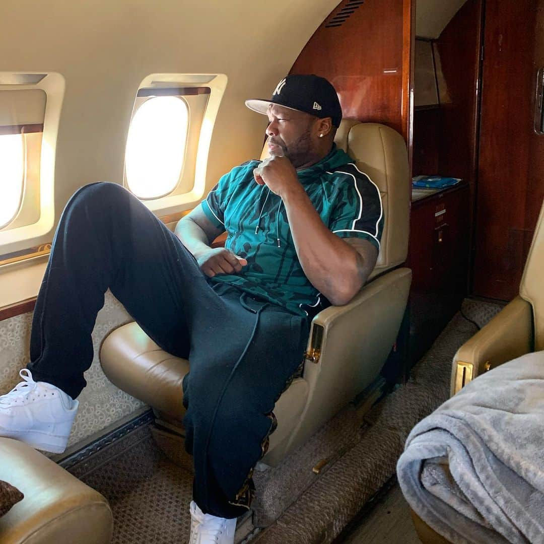 50セントさんのインスタグラム写真 - (50セントInstagram)「I’m on the move time to get busy, you know the Vibes. 🍾#lecheminduroi 🥃#bransoncognac」7月14日 10時17分 - 50cent