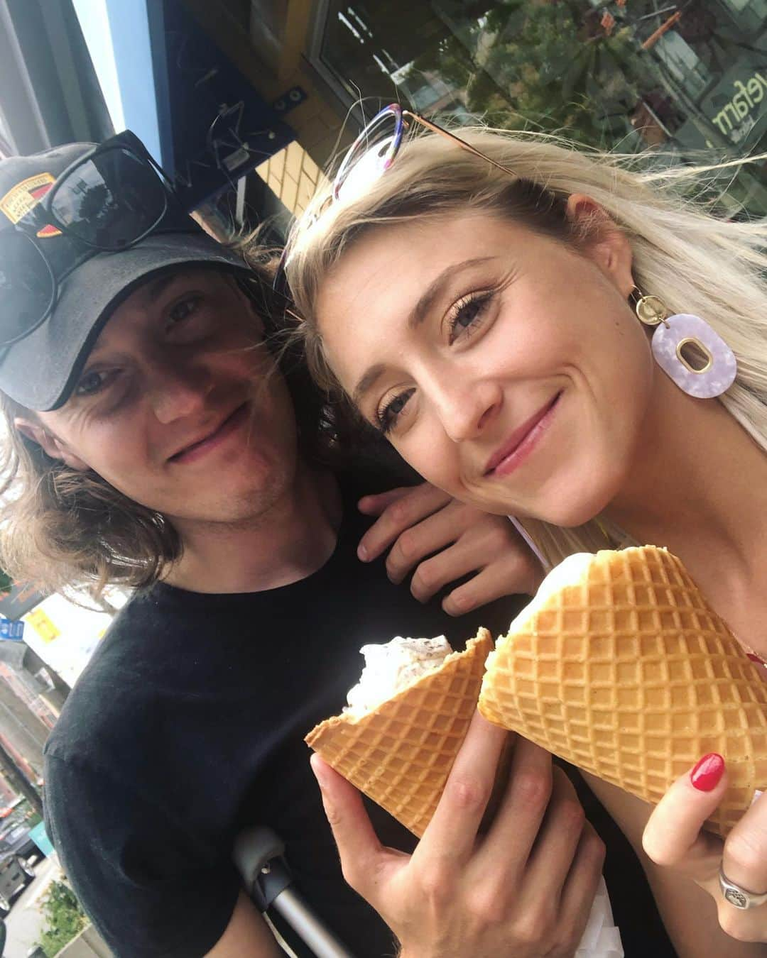 パイパー・ギレスさんのインスタグラム写真 - (パイパー・ギレスInstagram)「You scream, I scream, we all scream for ice cream!! 🍦Long hot day at the Indy finished with @edsrealscoop #nailedit」7月14日 10時18分 - pipergilles