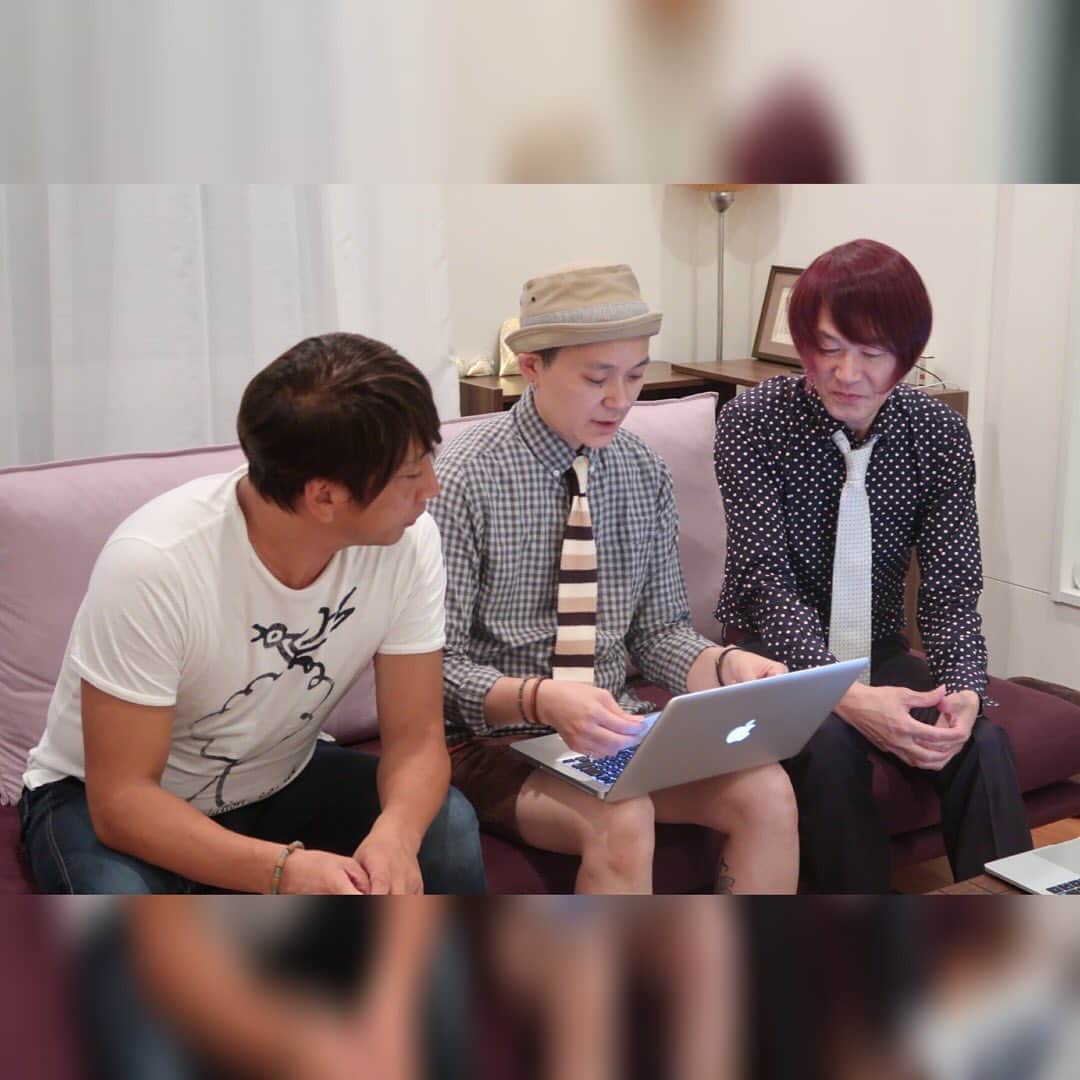 のインスタグラム：「イツカノオトのツイキャス「イツカノキャス」は全て録画されています♪ まだ観たことないな〜な方は是非遡って見てみて下さいねヽ(´▽｀)/ @kab_kairakudo @susumu_nishikawa_5 @hds164 #イツカノオト #西川進 #KAB. #コバヤシヒロシ #ツインボーカル #ボーカル #シンガー #シンガーソングライター #ギタリスト #ギター #ツイキャス #シェアワセ #happy #smile #love #loveu #sherethelove #twinvocal #vocal #singer #singersongwriter #guitarist #guitar」