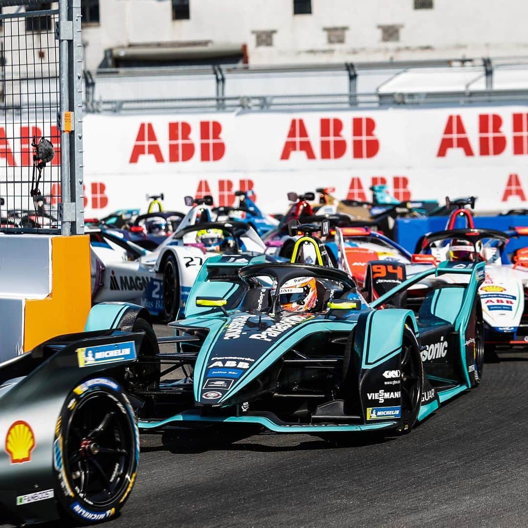 Jaguarさんのインスタグラム写真 - (JaguarInstagram)「Panasonic @JaguarRacing driver @MitchEvans_ claimed his third @FIAFormulaE podium of the season finishing second at the #NYCEPrix, keeping his title hopes alive. Team mate @AlexLynnRacing made a great start but was forced to retire suffering a technical problem. #JaguarElectrifies #ABBFormulaE #NewYork #NYC #ITYPE3 #ElectricCars」7月14日 11時23分 - jaguar