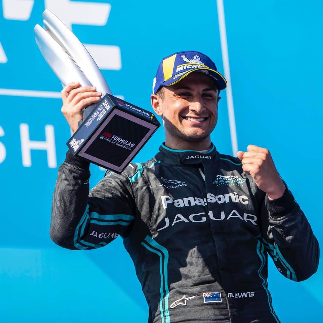 Jaguarさんのインスタグラム写真 - (JaguarInstagram)「Panasonic @JaguarRacing driver @MitchEvans_ claimed his third @FIAFormulaE podium of the season finishing second at the #NYCEPrix, keeping his title hopes alive. Team mate @AlexLynnRacing made a great start but was forced to retire suffering a technical problem. #JaguarElectrifies #ABBFormulaE #NewYork #NYC #ITYPE3 #ElectricCars」7月14日 11時23分 - jaguar