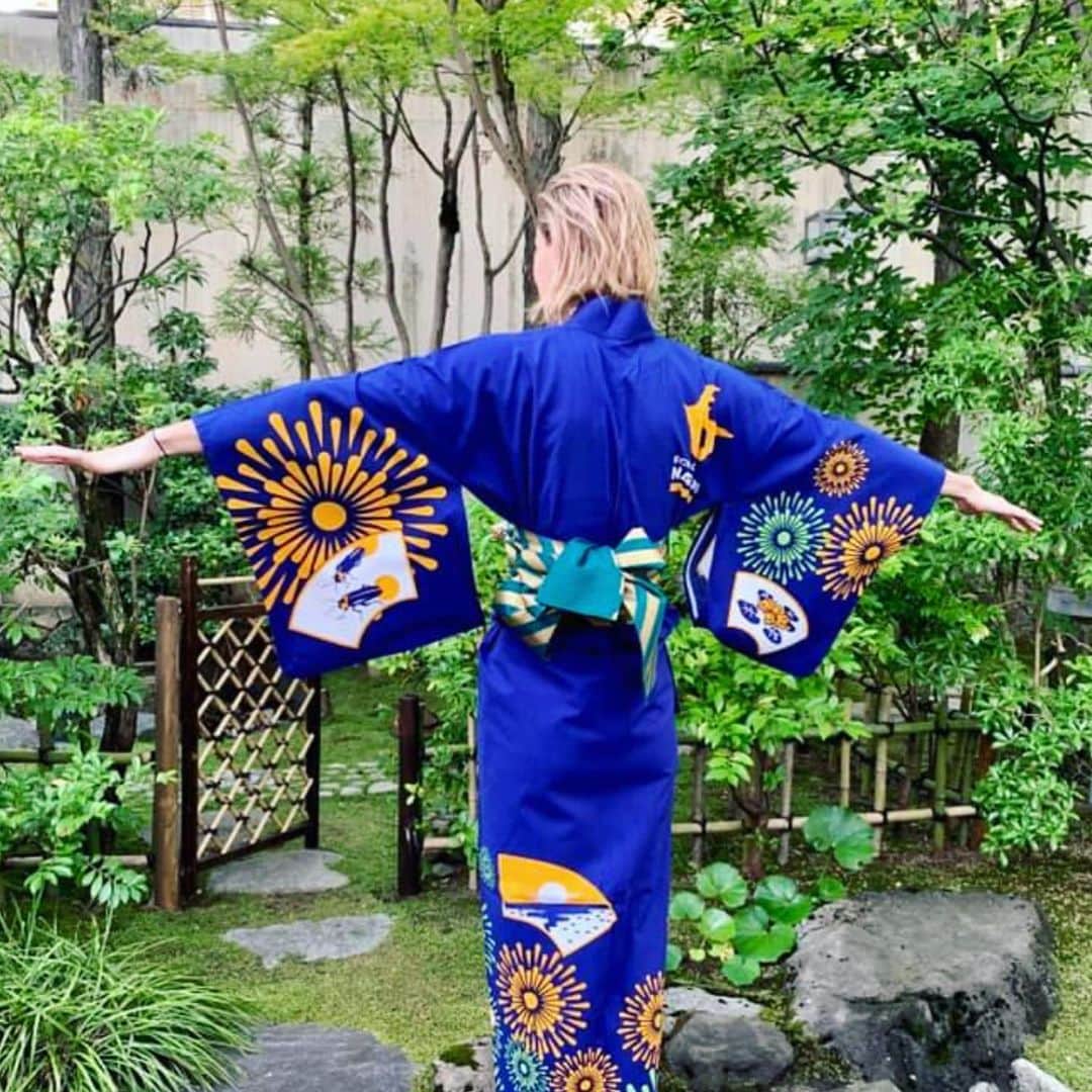 ブロンテ・キャンベルさんのインスタグラム写真 - (ブロンテ・キャンベルInstagram)「Feeling very much welcomed to Japan 👘 🇯🇵 (ps kimonos not very easy to walk in 😂)」7月14日 11時36分 - bronte_campbell