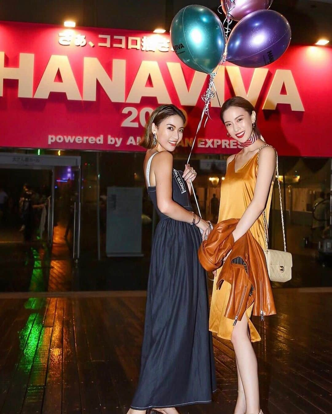 ソンイさんのインスタグラム写真 - (ソンイInstagram)「ご招待頂きHANAVIVA 2019 powered by AMERICAN EXPRESSに姉きょうちゃんと行ってきたよ🎆💗🎡🚢 ライブなど音楽を楽しんでから美味しいフードを食べて、ゆとりあるスペースで花⽕を見れて最高でした🥰👏🏼 携帯画面に収まらない程間近で見れた花火🎇🧡 有砂やお友達にもたくさん会えたぁ💞 夏の始まりを感じた充実コンテンツのイベント楽しかったな🌻 来年も開催されたら家族で行きたいっ🎐🎆 #hanaviva #AmexLife #花火 #夏イベント」7月14日 17時27分 - sunwei1013