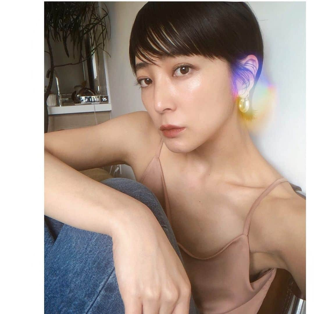 吉田怜香さんのインスタグラム写真 - (吉田怜香Instagram)「でも10分で こんくらいおさえられます（笑） タイトめな気分◎ . #コームが必須」7月14日 12時05分 - reikayoshida_