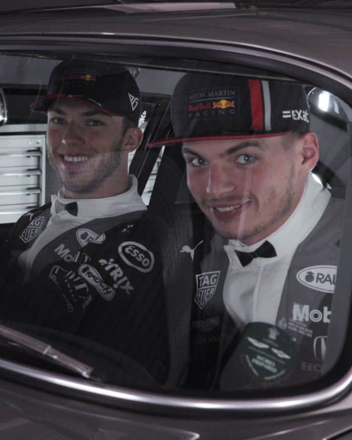レッドブルのインスタグラム：「Ah, Mr Verstappen, Mr Gasly, we’ve been expecting you 😎 . . . 🏎: @maxverstappen1 @pierregasly  @007 @pumamotorsport @astonmartinlagonda @redbullracing #redbull #redbullracing #f1 #007 #jamesbond」