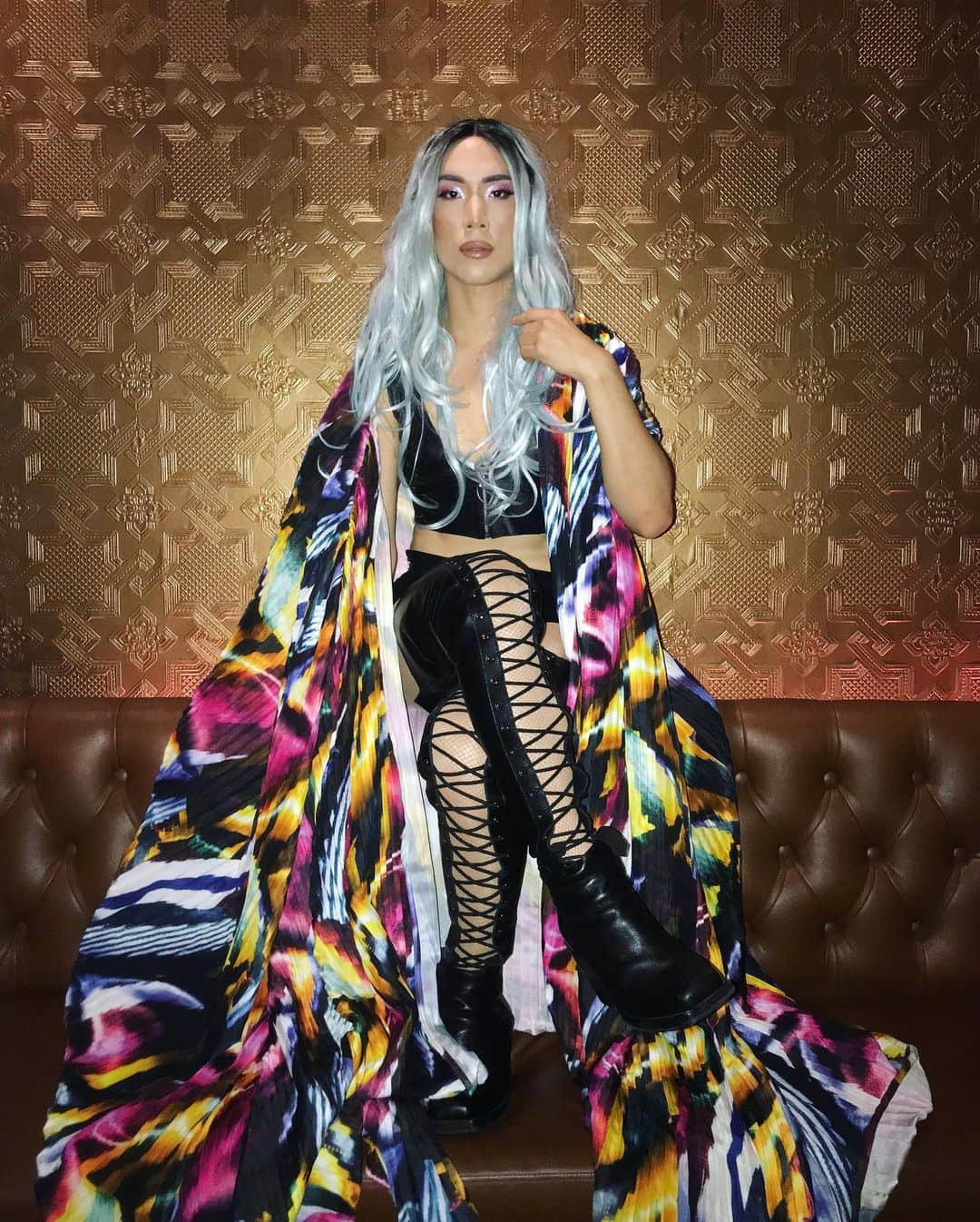 ユージン・リー・ヤンのインスタグラム：「🌶 Cheyenne Pepper’s VidCon Debut 🌶  Styling - @romansipe  Makeup & Hair - @ariannachayleneblean  Robe - @ottdubai Boots - @shaundross x @unitednude Two-Piece Set - @bymenagerie」
