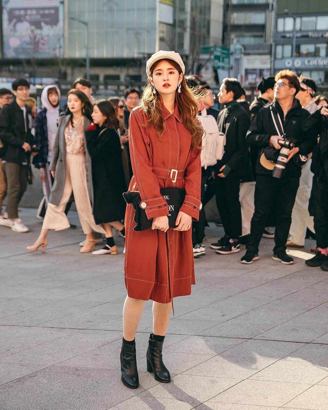 가로수길 , Seoulさんのインスタグラム写真 - (가로수길 , SeoulInstagram)「Seoul Street Fashion Style 📸📸 @jaylim1 🔥🔥 소울패션위크에서 만난 사람들 . . #写真 #outfitideas #styleoftheday #ファッション #フォトグラファー #instafashion #파리 #東京 #서울패션위크 #sfw #오오티디 #nyc #koreafashion #패션그램 #womenswear #nyfw #데일리그램 #outfit #ootd #street #streetfashion #streetphoto #가로수길 #이태원 #사진 #스트릿패션 #모델 #wiwt #nyfw #pfw」7月14日 12時30分 - jaylim1