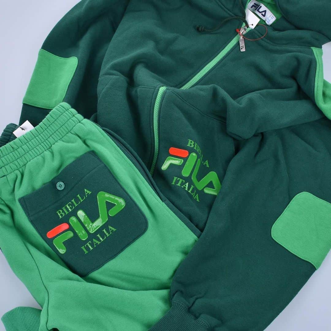のインスタグラム：「Buyer’s Special Choice Vol.1  FILA Zip Hoodie & Pants $39 each  Vintage collection handpicked in  Japan is heading to Melrose Ave! Vintage Pop-up at Melrose location 7/13 -7/31 ✖️✖️✖️✖️✖️✖️✖️✖️✖️✖️✖️✖️✖️✖️✖️✖️✖️ #2ndstreet #2ndstreetusa #2ndstreetvintage #vintage #fila #90s #sportfashion #セカンドストリート #secondhand #buyandsell #japanesestyle #fashion #popup  #spring #deals #buyerschoices」