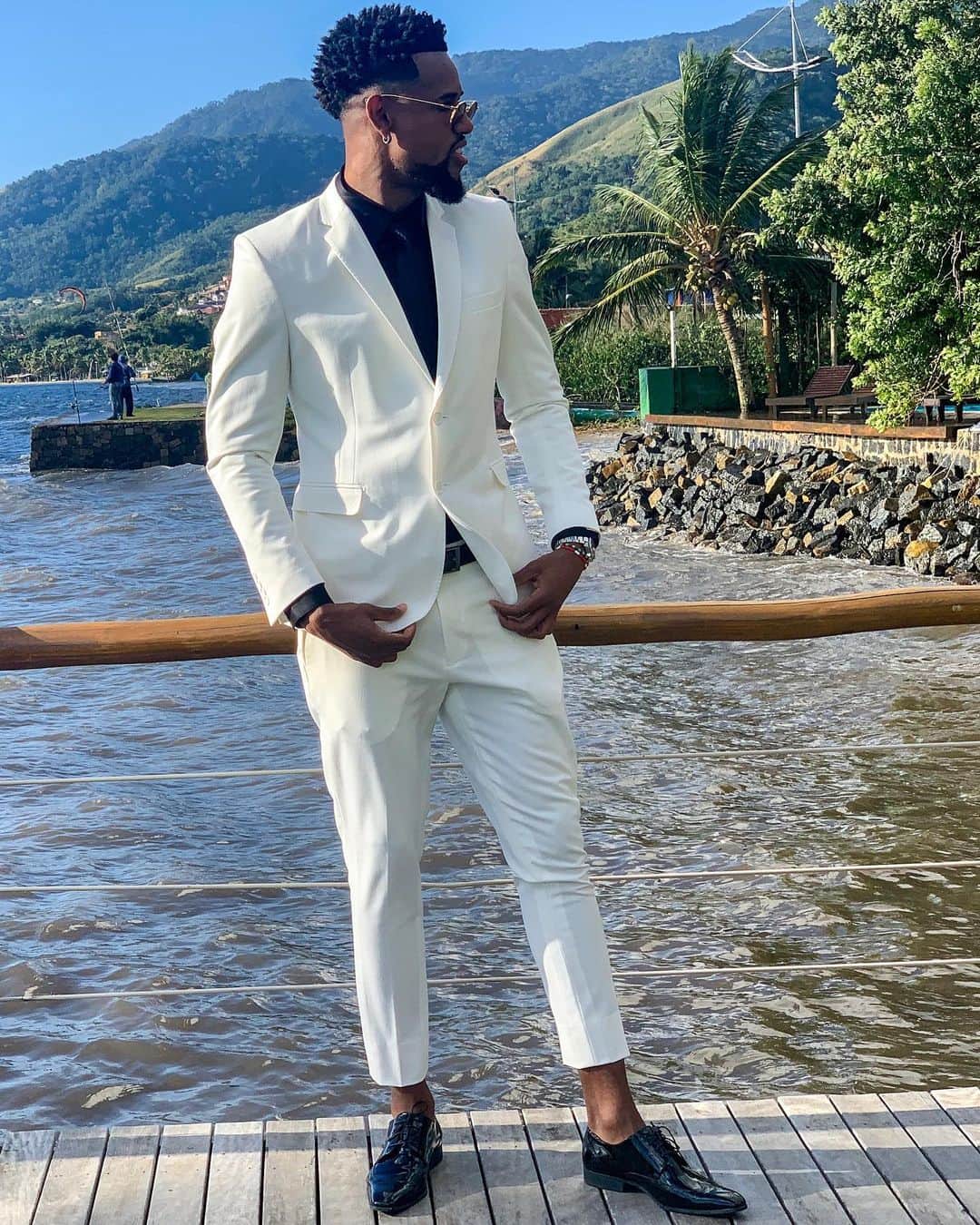 フェリペ・サンタナのインスタグラム：「✨🦍✨ ⠀ #pretinhobasico #mensfashion #menwithstyle #weddingtalitaele #menwithclass #fashion」