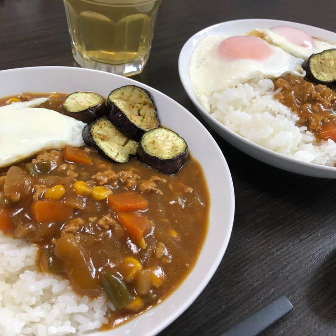 井上香織さんのインスタグラム写真 - (井上香織Instagram)「・ デンソーエアリービーズの選手も食べているビクトリーカレー🍛 ・ アスリート向けに開発された、油が少なく低脂質👌 もたれないから運動前でも気にせず食べられるそうです😆 ・ わたしも市販のカレールウは体調によって胃がもたれたりします。 それがなさそうなあっさり味。 でもスパイスがしっかり効いて全然物足りなさは感じませんでした！！✌️ ・ もうアスリートじゃないけど、体に優しい食材は本当に好き♡ ・ @r_deko_i りほママ紹介してくれてありがとう(๑˃̵ᴗ˂̵)🍛 ・ #ビクトリーカレー #アスリートフードマイスター #アスリート向けに作られた #カレールウ #超低脂質 #胃もたれなし #体に優しい」7月14日 12時37分 - kaorin888