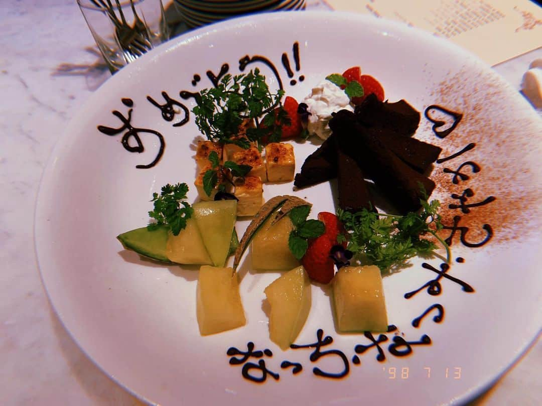 近野莉菜さんのインスタグラム写真 - (近野莉菜Instagram)「なっつみい、なっち、才加ちゃんのお誕生日お祝い🎂🎉 定期的に集まれて、お祝い出来て嬉しいなあ🥺💕 次はいつかな？♪ #akb48 #teamk #2期生 #すばるん会う度に成長してて感動🥺#小林香菜 #松原夏海 #佐藤夏希 #すばるん #秋元才加 #近野莉菜」7月14日 12時43分 - chikano.rina