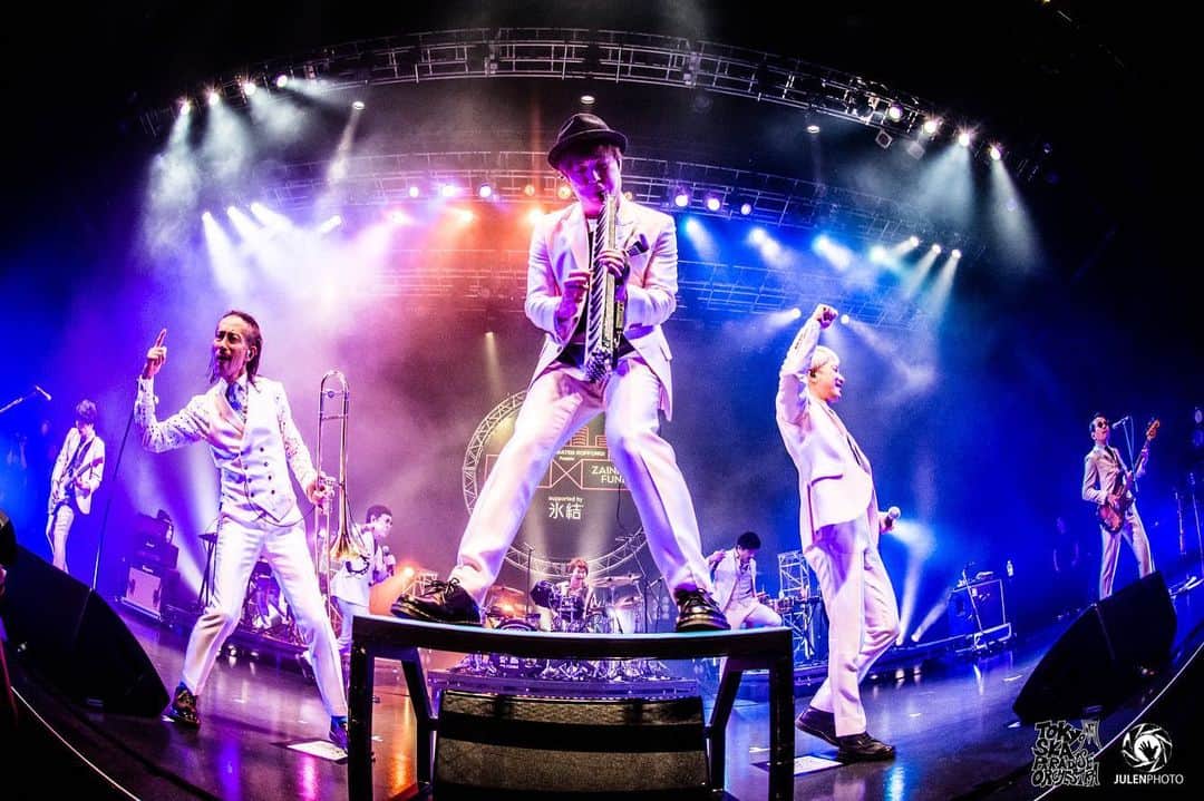Julen Esteban-Pretelさんのインスタグラム写真 - (Julen Esteban-PretelInstagram)「@tokyoska_official is one of the most fun bands to shoot. Their energy is electric and their beat absolutely contagious. Here are some live photos from their performance on 7/4 at @extheater_roppongi  #TOURDREAMS #TheDreamContinues #JulenPhoto #TokyoSkaParadiseOrchestra #Skapara #EXTheaterRopongi」7月14日 12時59分 - julenphoto