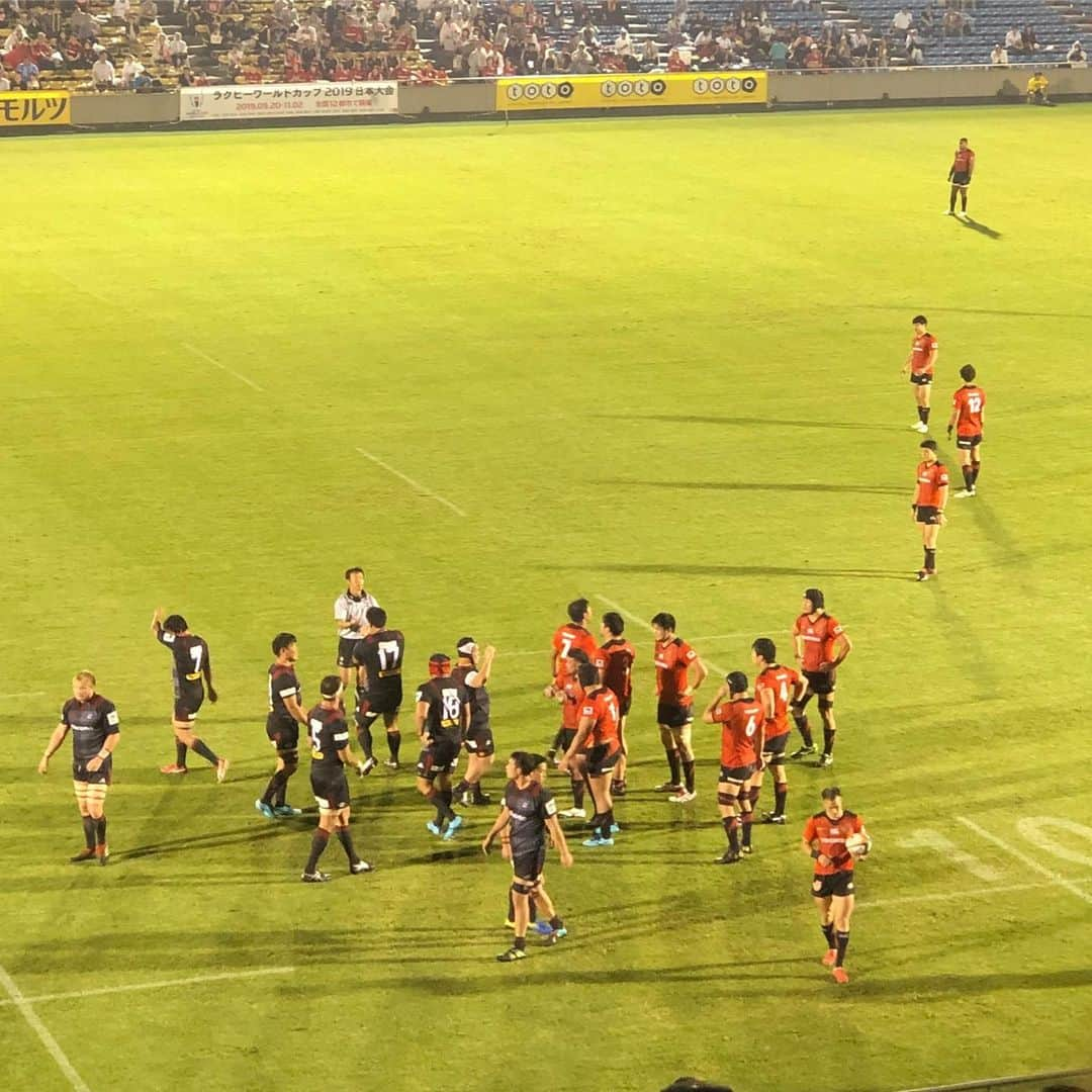 凰稀かなめさんのインスタグラム写真 - (凰稀かなめInstagram)「ラグビーナイター🏉 東芝vs NTTドコモ！どちらも見せ場あり！…が、東芝勝利で乾杯🍻 女将はすっかりラグビーにハマりました笑 #秩父宮ラグビー場 #大野均 さん 相性 #均ちゃん 大きくてびっくり‼️ #日本代表 今日は #ノーサイドゲーム #テレビ前に集合〜〜 #TBS #Phoenixtears #香りと役作り #お芝居大好き#kaname #かなめのカタチ #かなカタ  #凰稀かなめ #孤独だっていいじゃない」7月14日 13時00分 - kanameouki_official