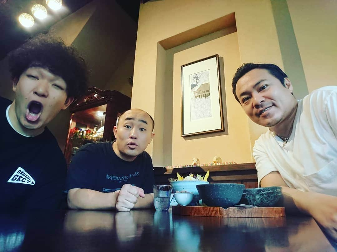 高井俊彦さんのインスタグラム写真 - (高井俊彦Instagram)「【祇園花月合間ランチ☀️🍴2019.7.14】 久しぶりの『京のうまいもの屋 櫻』さんへ🌸  もじゃ玉の２人と😃✌️ （タキツバみたいな感じで言ってみたら、お好み焼きのメニューみたいになってしまった）  牛肉しぐれサラダ、冷たい担々蕎麦、わらび餅相変わらずの美味しさでした⤴️⤴️⤴️ もじゃ玉と一緒に藍ちゃん座長新喜劇、本日あと２公演頑張ります👍」7月14日 13時11分 - takai_toshihiko