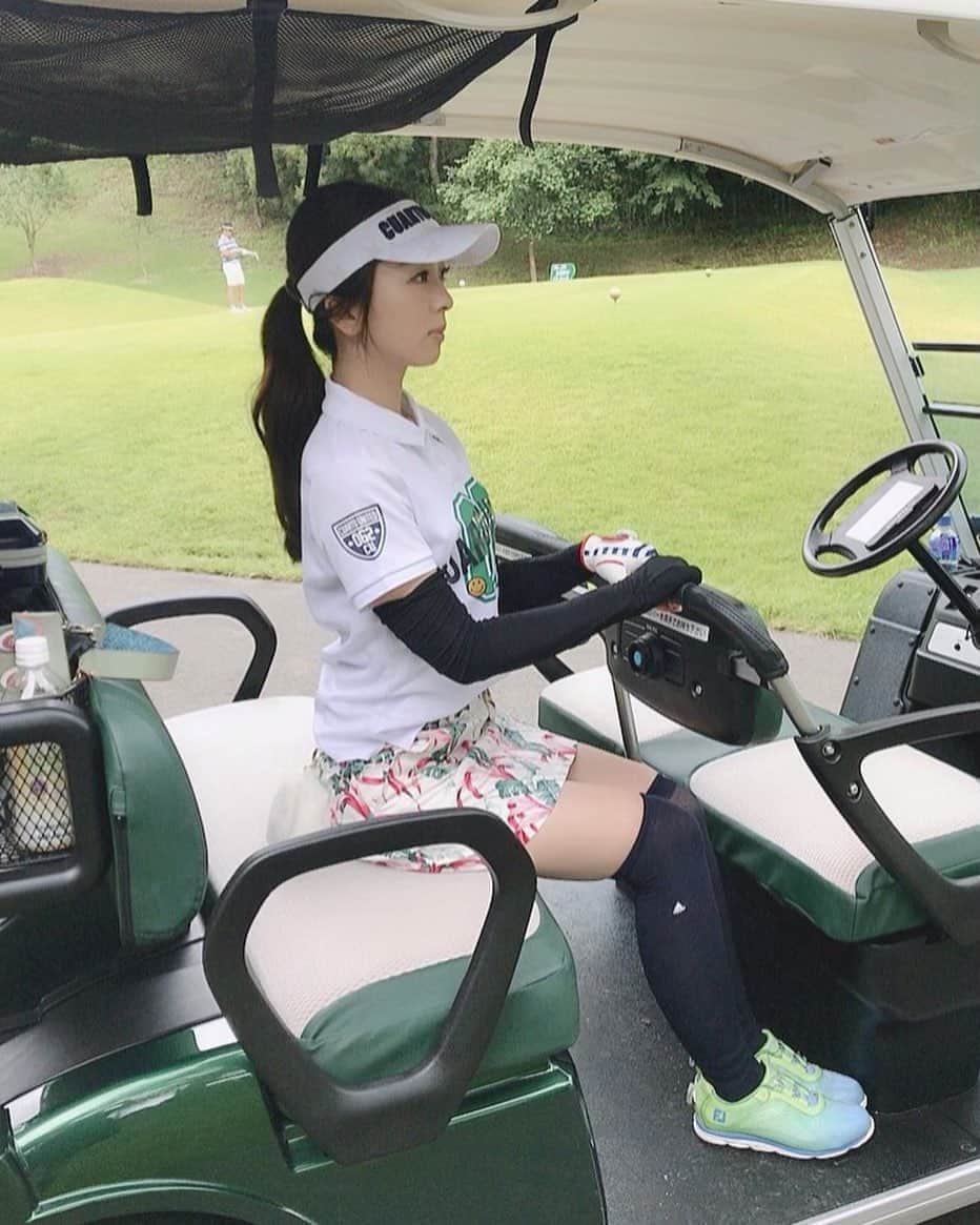 祥子さんのインスタグラム写真 - (祥子Instagram)「⛳️ あぁー。 カートに乗る時間を増やしたい🙈 #golf #ゴルフ #ゴルフ女子 #にはほど遠い  #でも #ゴルフ好き だよ♡」7月14日 13時24分 - sho_ko.0413