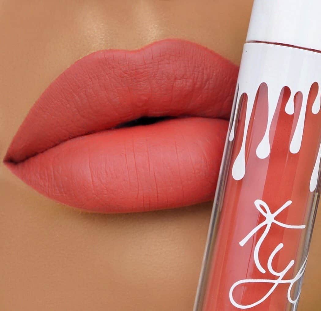 Kylie Cosmeticsさんのインスタグラム写真 - (Kylie CosmeticsInstagram)「BOSS BAY lip blush 💋 @annybeeutee」7月14日 13時36分 - kyliecosmetics