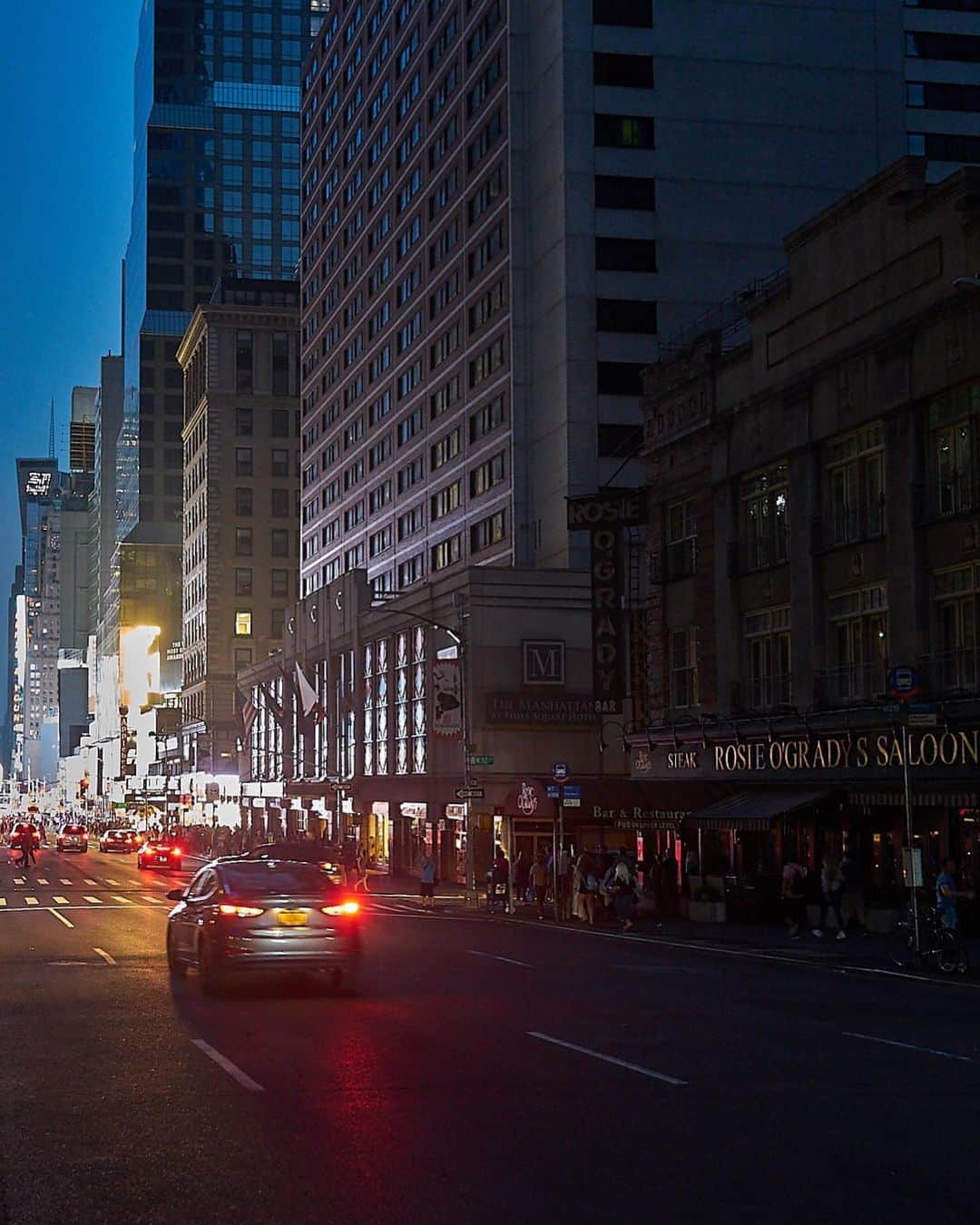 New Yorkのインスタグラム：「Lights out New York」