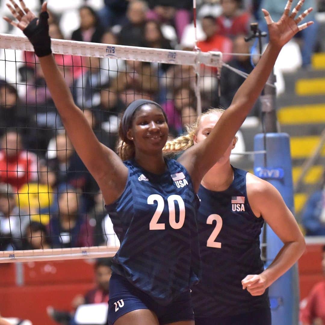 USA Volleyballさんのインスタグラム写真 - (USA VolleyballInstagram)「GOING FOR THREE! The women's national team will play for their third consecutive Pan American Cup title after a 💪💪 sweep of Colombia tonight.」7月14日 13時56分 - usavolleyball