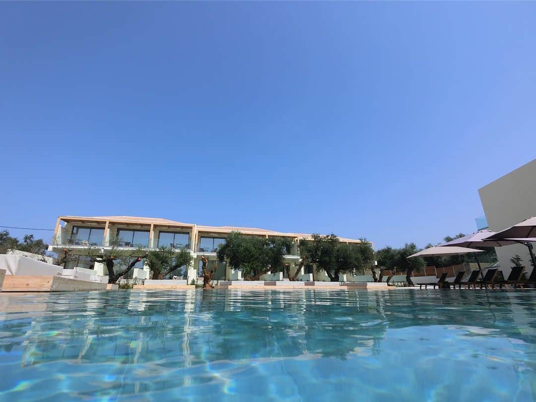 のインスタグラム：「ㅤㅤㅤ ㅤㅤㅤ Thanks!!! @tsamis_zante_hotel #poollovers #poolloversclub #blendatrip #blendatrip2019」