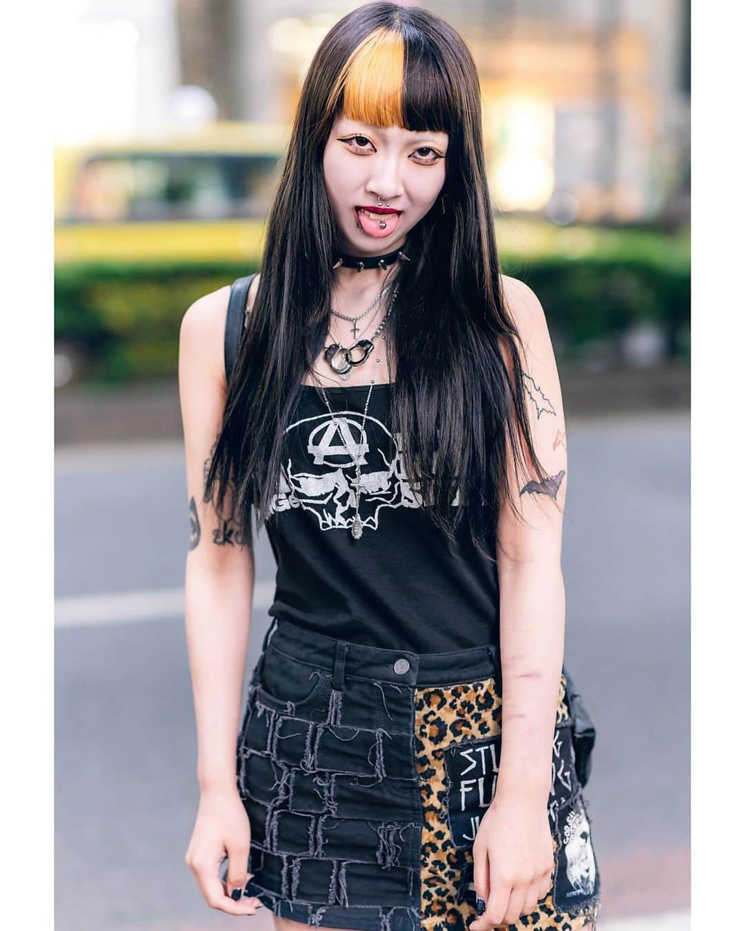 Harajuku Japanさんのインスタグラム写真 - (Harajuku JapanInstagram)「Japanese teens 16-year-old Satan (@deathsatan.67) and 18-year-old Mai (@i_am_gomi_91_) on the street in Harajuku wearing dark looks including Sex Pot Revenge, Hellcat Punks, Paul Smith, Vivienne Westwood, and New Rock boots.」7月14日 14時39分 - tokyofashion