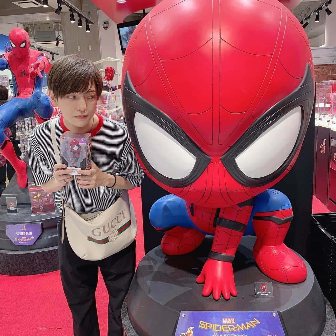 こんどうようぢさんのインスタグラム写真 - (こんどうようぢInstagram)「Ｉ❤️SPIDER-MAN  最近スパイダーマングッズを 買いすぎている... スパイダーマン棚を作ったから もっと買うぞ。(笑)  #spiderman  #spidermanfarfromhome  #tomholland」7月14日 15時10分 - kondoyohdi