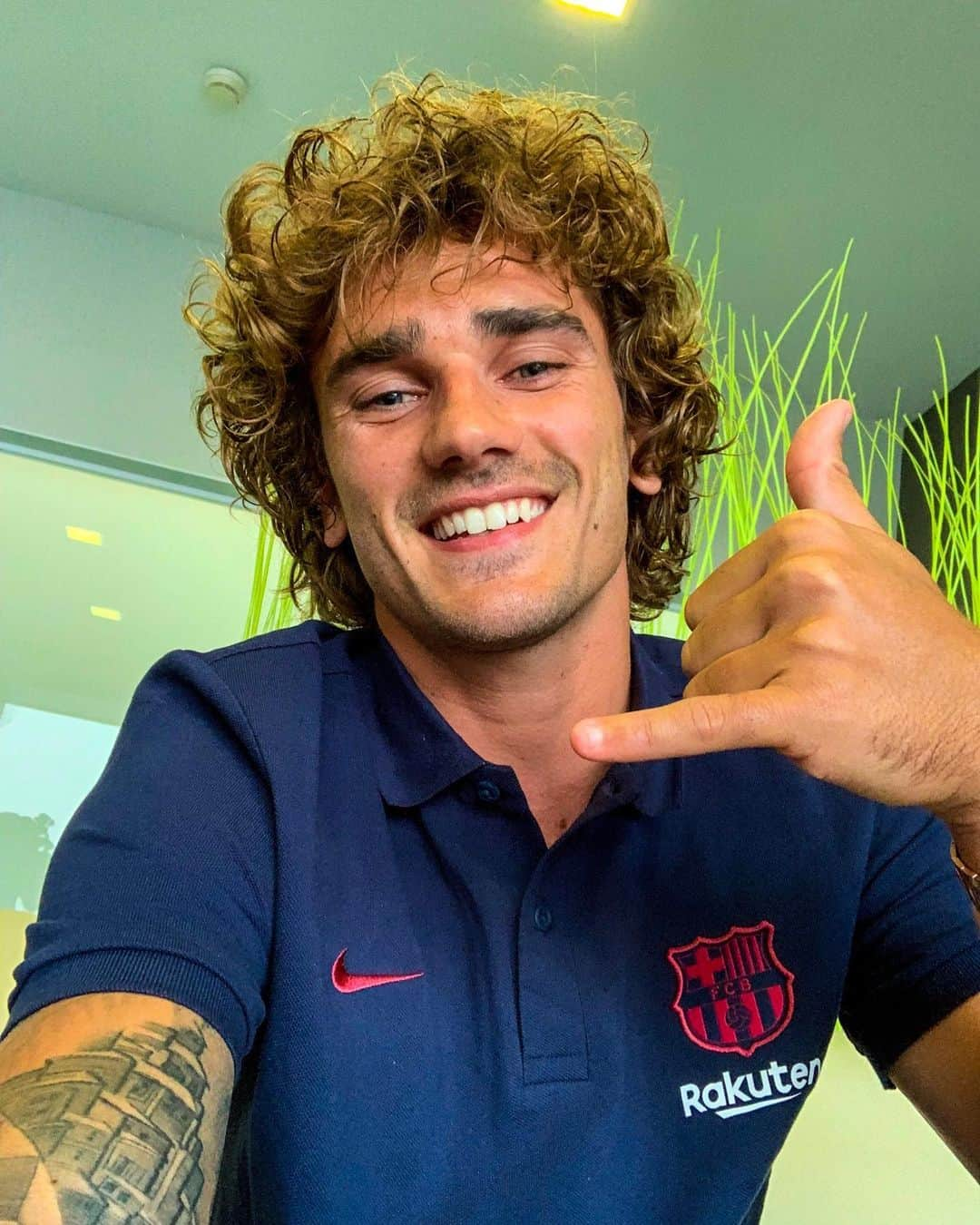 FCバルセロナさんのインスタグラム写真 - (FCバルセロナInstagram)「🤙 Sunday funday 🤙 🕺 @antogriezmann 🇫🇷」7月14日 15時18分 - fcbarcelona