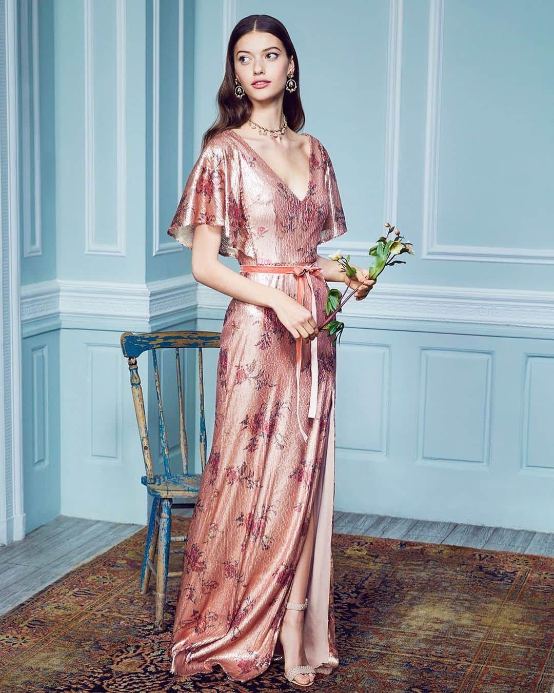 Marchesaさんのインスタグラム写真 - (MarchesaInstagram)「Unveiling the Marchesa Notte Bridesmaid Collection which features delicate blush and dusty blue gowns in ombre or floral print. Explore the collection now @renttherunway. #marchesa #marchesabridesmaid」7月15日 1時16分 - marchesafashion