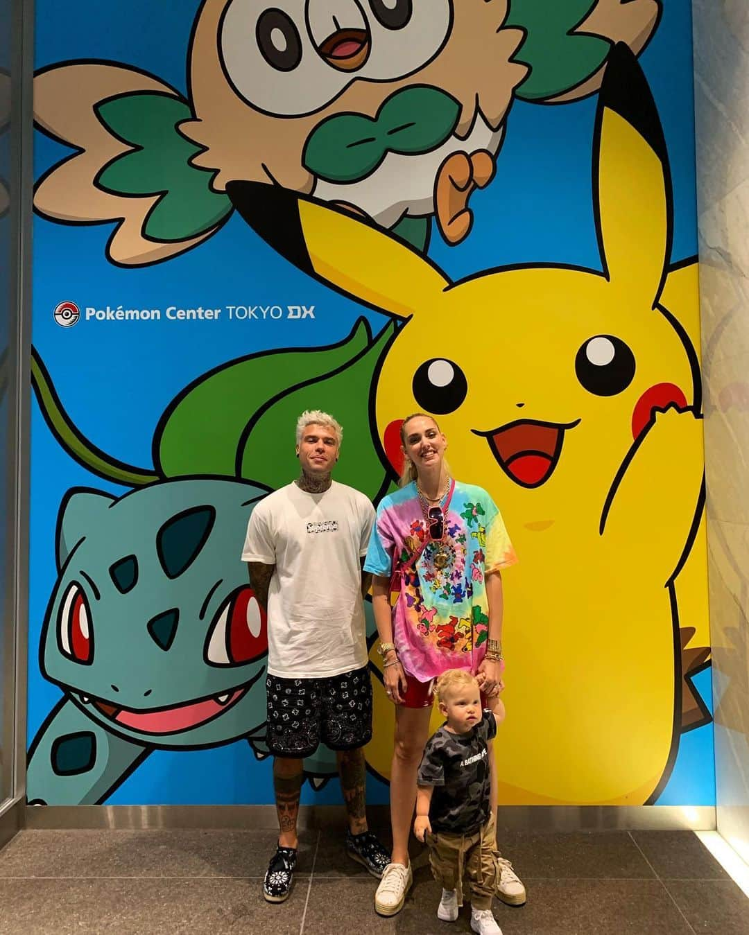 キアラ・フェラーニさんのインスタグラム写真 - (キアラ・フェラーニInstagram)「Leo loved the Pokemon center 😍 #TheFerragnez」7月15日 1時17分 - chiaraferragni