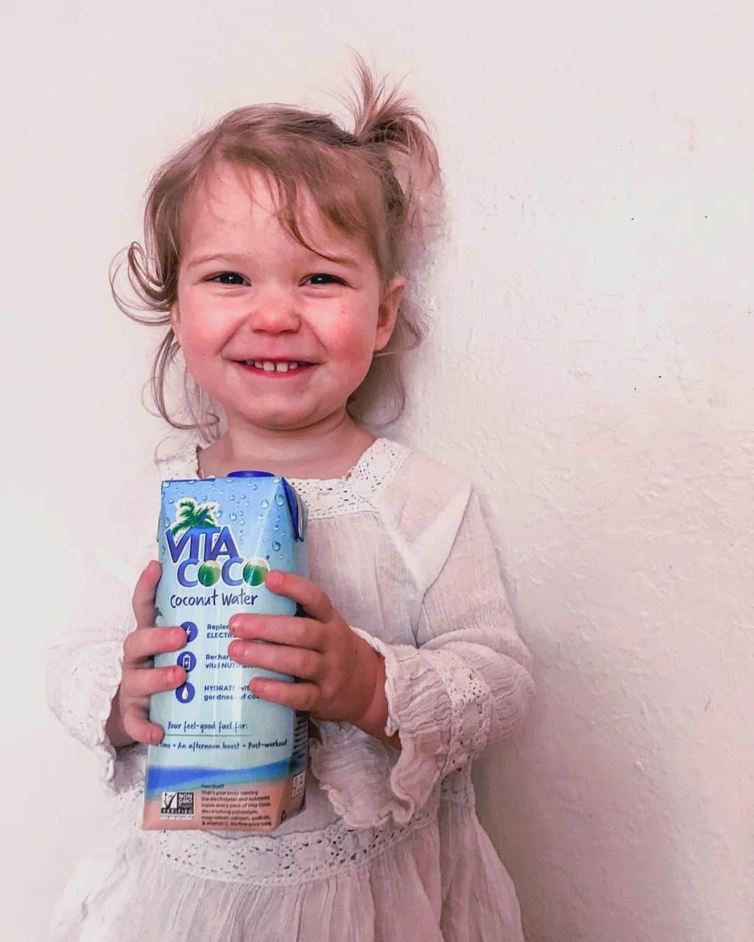 Vita Coco Coconut Waterのインスタグラム：「Sundays are scary, but not when you have coconut water...」