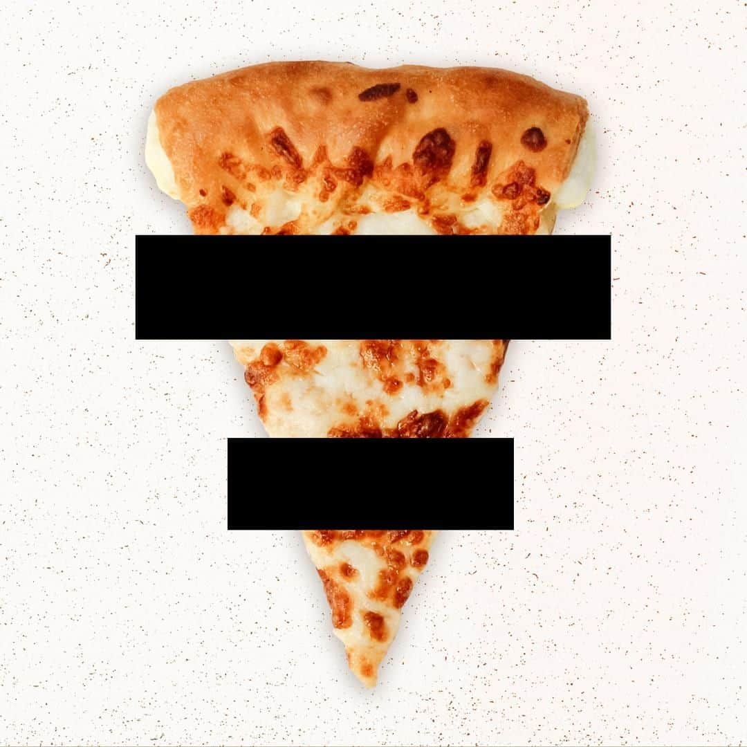 Pizza Hutさんのインスタグラム写真 - (Pizza HutInstagram)「Can show up toppingless. #NationalNudeDay」7月15日 2時00分 - pizzahut