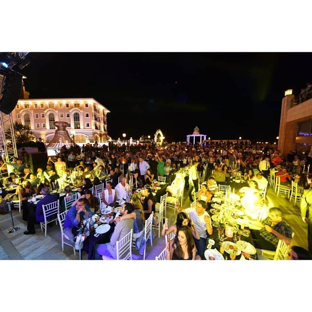ナンシー・アジュラムさんのインスタグラム写真 - (ナンシー・アジュラムInstagram)「Great audience last night in #Cyprus 🤩💗」7月15日 2時13分 - nancyajram