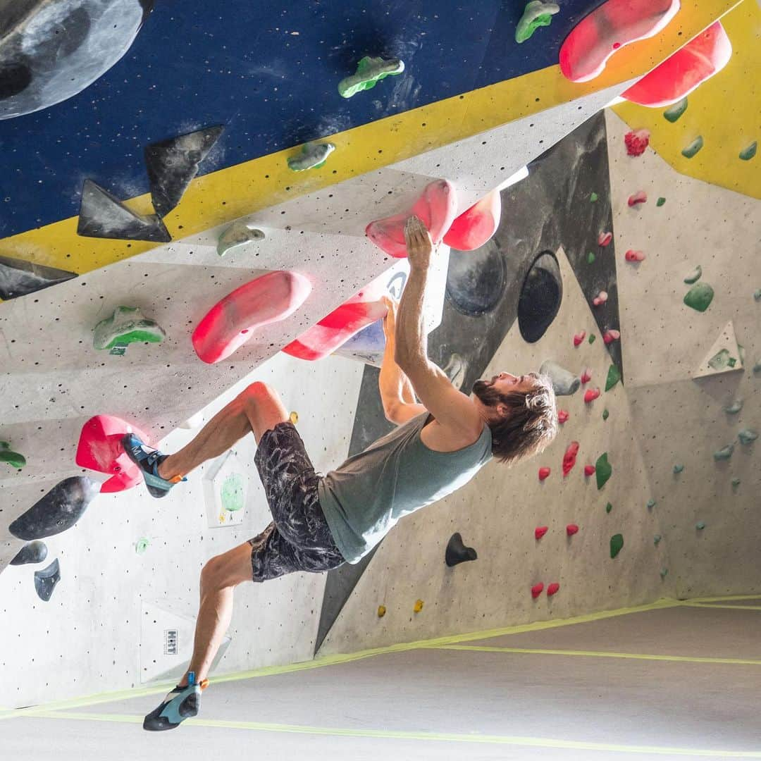 クリス・シャーマさんのインスタグラム写真 - (クリス・シャーマInstagram)「Enjoying some mellow days in @sharmaclimbingbcn with @alarconjimena  great to see her climbing again!  By the way you can see I’m climbing in the newest @tenayaclimbing model, the Mastia. So far , I’m super impressed with the new addition to my quiver. I have a feeling these are going to become my go to shoes for a lot of different types of climbing. I highly recommend checking them out. Good job guys! 👍😀🙏 @sharmaclimbing @sharmaclimbingmadrid 📸 @giancolafoto」7月15日 2時32分 - chris_sharma