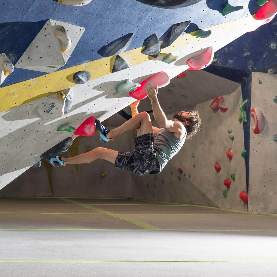 クリス・シャーマさんのインスタグラム写真 - (クリス・シャーマInstagram)「Enjoying some mellow days in @sharmaclimbingbcn with @alarconjimena  great to see her climbing again!  By the way you can see I’m climbing in the newest @tenayaclimbing model, the Mastia. So far , I’m super impressed with the new addition to my quiver. I have a feeling these are going to become my go to shoes for a lot of different types of climbing. I highly recommend checking them out. Good job guys! 👍😀🙏 @sharmaclimbing @sharmaclimbingmadrid 📸 @giancolafoto」7月15日 2時32分 - chris_sharma