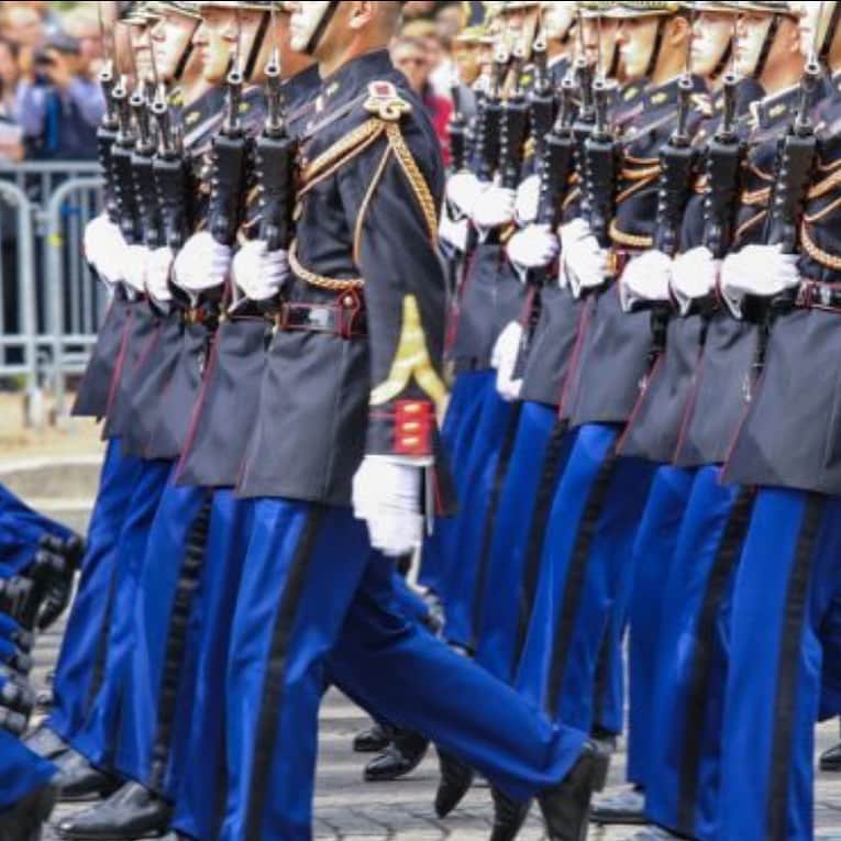 カリーヌ・ロワトフェルドのインスタグラム：「14thofjuly: fashion show on the Champs Elysées 🇫🇷🇫🇷🇫🇷」