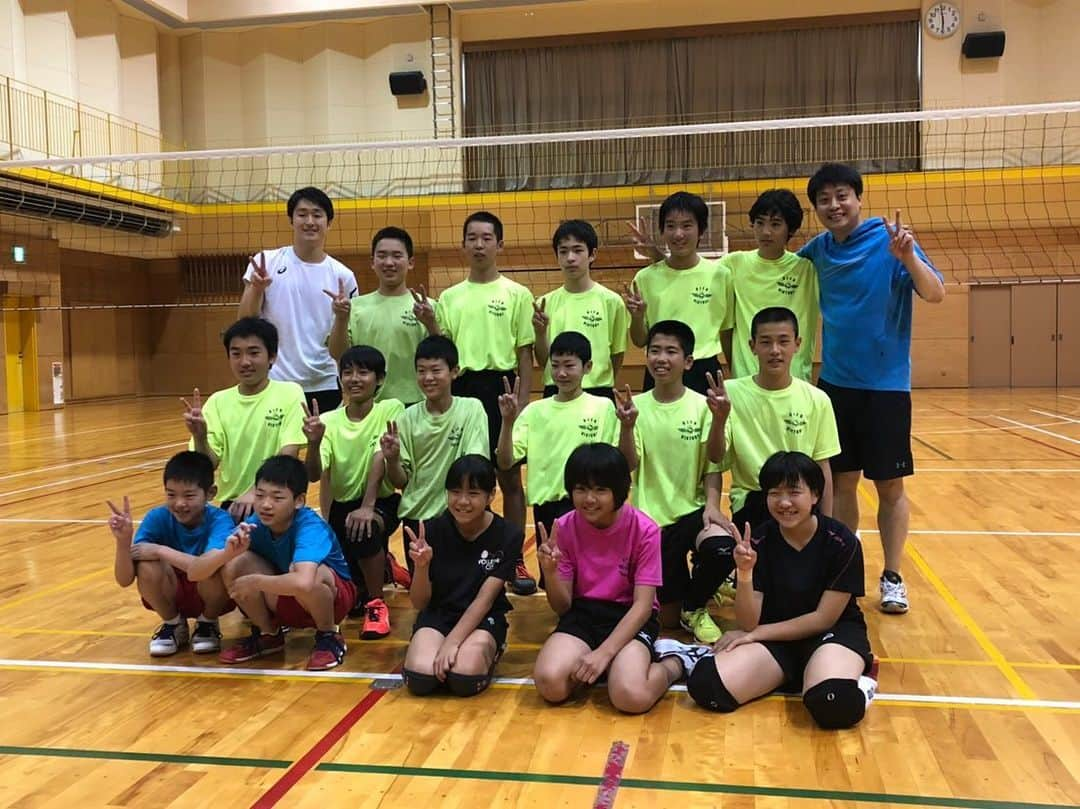 平田亮介のインスタグラム：「岐阜県土岐市の中学バレーボールクラブの東濃VICTORYさんと交流させて頂きました！素晴らしい機会、おもてなしをありがとうございました🙇🏻‍♂️🙇🏻‍♂️ #東濃VICTORY」