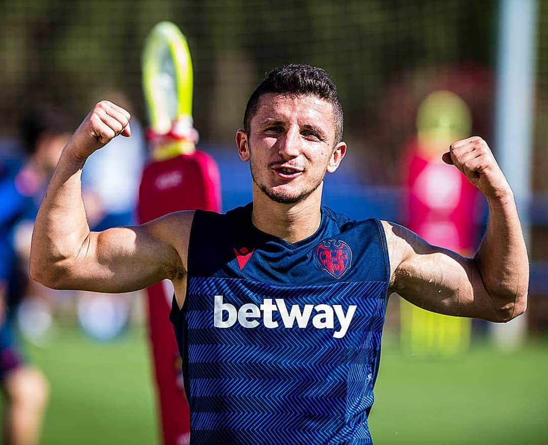 レバンテUDさんのインスタグラム写真 - (レバンテUDInstagram)「💪💪💪💪💪 #PreSeason ---- #MachoLevante #LevanteUD #LaLiga #laligasantander #Futbol #Football #110AñosDeResistencia #OrgullGranota」7月14日 17時56分 - levanteud