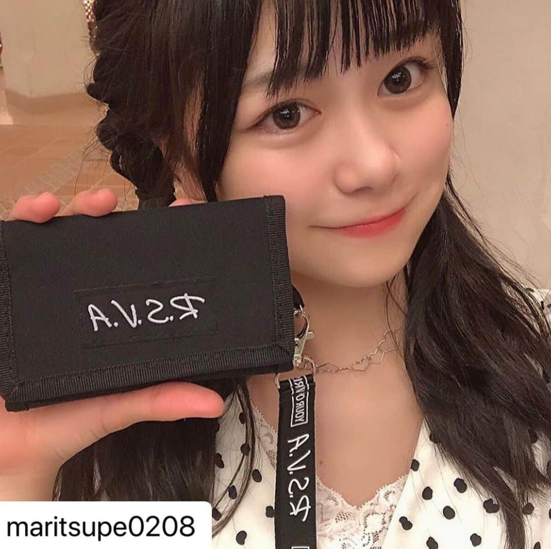 Popteenさんのインスタグラム写真 - (PopteenInstagram)「ポプ戦メンバーのまりくまのお財布🧸💕💕発売中のPopteen8月号付録RASVOAの三つ折り財布👛✨ 売り切れるまえにGETしてね🙆‍♀️ Repost @maritsupe0208 with @make_repost ・・・ ・ ・ ばんくま🧸🎀 ・ ・ Popteen8月号はGETして頂けましたか？💭❤️ 今回の付録は、RASVOAさんのロゴストラップ付き三つ折り財布です！！ ・ めちゃめちゃ便利で、ずっと使ってるよ！！👌🏻💖 愛用中〜！！✨ 本当にオススメです🤤❤️ ・ ・ ・ いつもイイネ＆コメントありがとうございます🧸🎀 ・ ・ ・ #まりくま #ポプ戦 #第2次ポプ戦 #popteen #popteen8月号 #popteen付録」7月14日 17時57分 - popteen_official