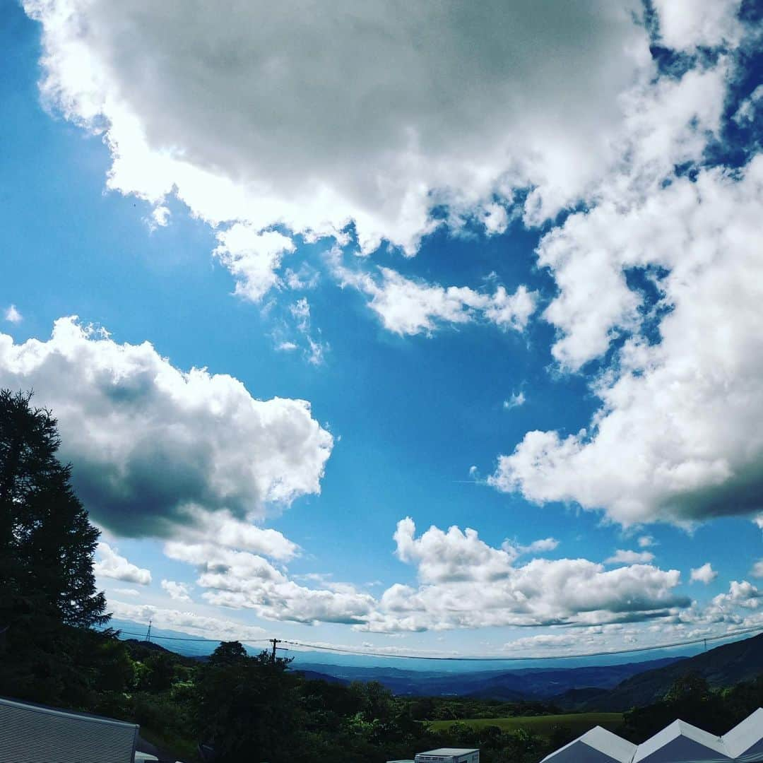 菅波栄純さんのインスタグラム写真 - (菅波栄純Instagram)「KESEN ROCK FESTIVAL’19、気持ちをしっかり込められた気がしてます。。。客席のみんなもめちゃくちゃ熱量高く応えてくれてありがとうーー！！！新曲、どうだった！？インパクトを与えられたのでは、と自負しています🔥そして、ケセンロック10周年おめでとう、、、！次の10年へ堂々と歩みだせーっ！！ #野外フェス #音楽フェス #ケセンロック」7月14日 18時02分 - eijun_suganami_thebackhorn