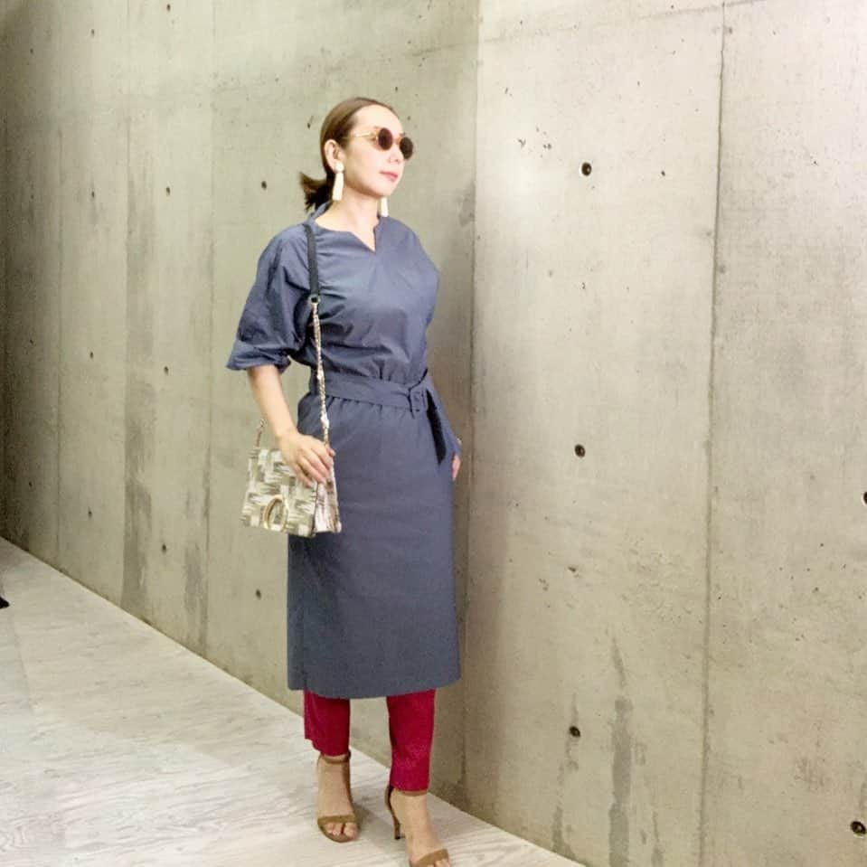 EDIST. CLOSET さんのインスタグラム写真 - (EDIST. CLOSET Instagram)「【生きるのが少し楽になる...？ コーデblog更新 】  日曜はディレクター長谷川（H159cm）が更新！▶︎ https://ameblo.jp/edist-closet/entry-12493519845.html 👉 @edist.closet プロフィール→サイトからもリンクします。  #edistcloset #エディストクローゼット  #エディクロ #レイヤードコーデ #カラーパンツ #エディクロ仲間と繋がりたい #エディクロ着回し #着まわしコーデ #ワンピースコーデ #体型カバーコーデ #休日コーデ #ファッション通販 #ファッションレンタル  #シンプルコーデ #アラフォーコーデ #ootd #outfit #coodinate #followforfollowback #ハセガワコーデ  #フォロバ #相互フォロー  #相互 ﻿﻿#30代ファッション #40代ファッション」7月14日 18時05分 - edist.closet