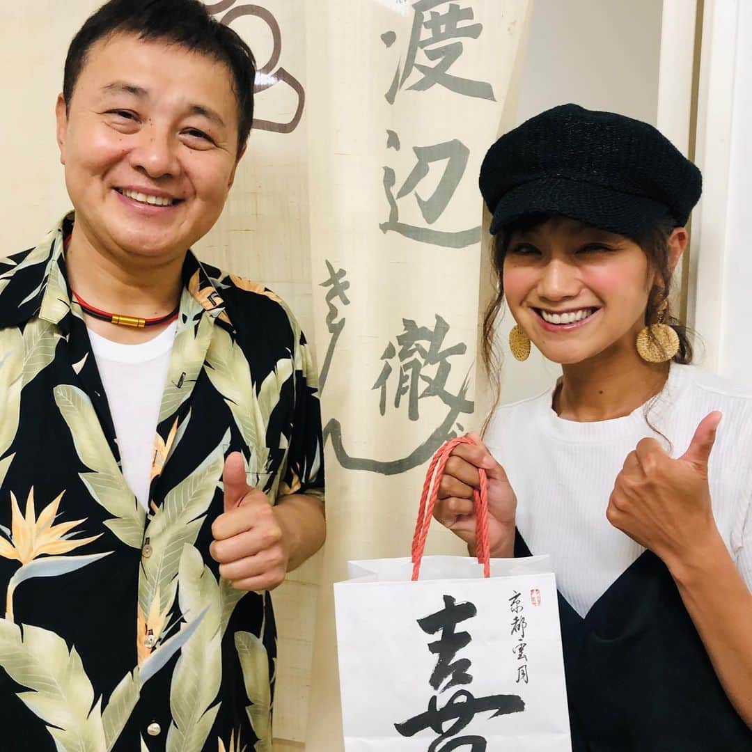 福島和可菜さんのインスタグラム写真 - (福島和可菜Instagram)「BS朝日 世界の絶景をマラソンする！ バルセロナ大会を走ってみた！ で、ナレーションを担当して下さった、 🎙渡辺徹さん🎙ご出演の舞台 ✨イン・ザ・プール✨  を観に行って来ました🥰 いやぁ～、面白かったぁ‼️‼️‼️ 舞台を観ながら何度も笑ってしまいました（笑） 真剣なお芝居の中にもたっぷりの笑いあり😆 流石でした☀️素敵な舞台だったぁ🌈  ありがとうございました✋ 楽屋にもご挨拶行けたぁ😁  #BS朝日 #世界の絶景をマラソンする #バルセロナ大会を走ってみた #で #ナレーション #担当 #渡辺徹 さん #舞台 #インザプール #鑑賞 #笑いまくった #流石過ぎる #素敵 #ご縁に感謝 #ありがとうございました #あうるすぽっと #喜 #🏃 #🎙」7月14日 18時12分 - fukushimawakana