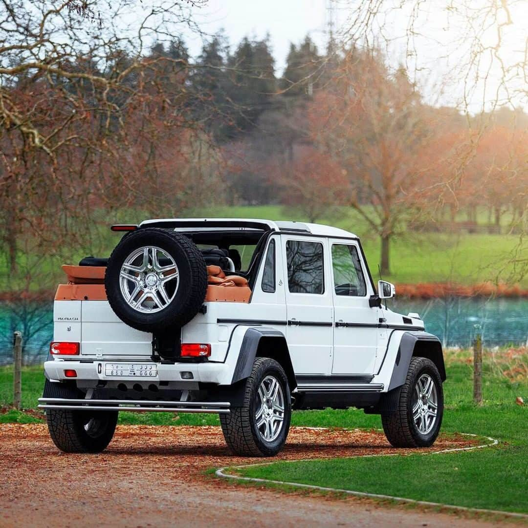 メルセデス・ベンツさんのインスタグラム写真 - (メルセデス・ベンツInstagram)「A G-Class like never before. 🌟 Photo by @ofehaid . . #MercedesBenz ⭐ #MercedesMaybach #GClass #G650Landaulet #mbfanphoto #HeyMercedes #automotivedesign #luxurycars #mbcar」7月14日 18時30分 - mercedesbenz