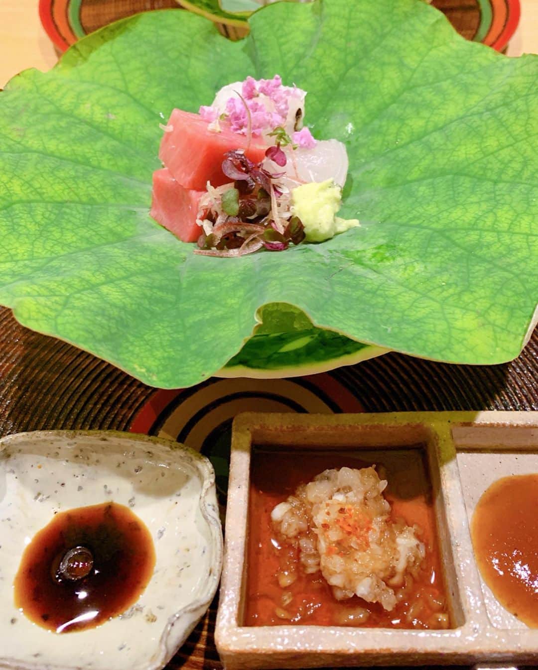 濱野りれさんのインスタグラム写真 - (濱野りれInstagram)「Japanese Food Restaurant 'Kudo' It is Japanese Food if you say Japan!!💗 It was very delicious for circumstances that I could make reservation on that day. There might be many restaurant like this so I want to explore more🔍✨ .. ピザ、パスタばっかり食べてたら和食が食べたくなりますね😳 時差ボケで顔がボケボケ...🤕 でもその日予約が取れて美味しい和食屋さん見つけてハッピー💗こういうお店のレパートリーもっと増やしていきたいな✨ .. .. #rirelog#ginzakudo#ginzagourmet#ginzatokyo#japanesefood#jpfood#washoku#kaiseki#reservation#easytogo#tokyoeats#tokyogourmet#lovetoeat #銀座くどう#和食#懐石料理#美味しいご飯#日本食#食べるの大好き#日本料理#일식#음식#일본인#일본여행#日本旅行#美食」7月14日 18時42分 - riregram