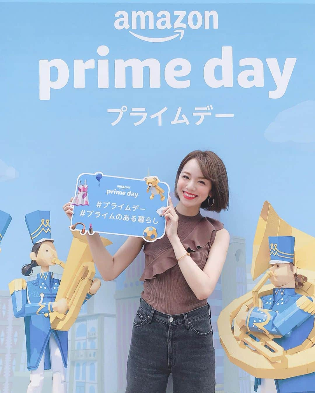 黒田真友香さんのインスタグラム写真 - (黒田真友香Instagram)「Amazon プライムデーのイベントに行ってきました💓  私はAmazonのヘビーユーザーで、日用品からコスメ、食べ物もAmazonでよく買います😻  そしてもちろんかなり昔からAmazon プライム会員👌💓 Amazonプライム 会員は年間4900円もしくは月間500円で便利な配送特典、ショッピングサービス、ビデオやミュージックなどのエンターテイメントなどたくさんの特典が使い放題なの！  そしてそしてAmazonは、年に一度のAmazonプライム会員のためのビッグセール「プライムデー」を、明日0時〜16日（火）23時59分まで開催するんだって！  数十万点がセール商品になるみたいだから、この日を待ちに待ってAmazonで買いたい物目星つけてた👀💫笑  今日の夜はアプリの前でスタンバイしとこ〜！笑  #プライムデー #アマゾン #セール #Primeday #PR」7月14日 18時46分 - kurodamayukaxx