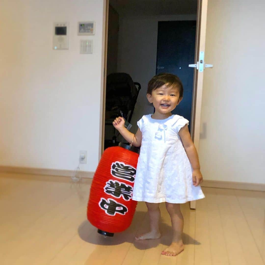 都倉賢のインスタグラム：「三連休のなかびであいにくの天気ですが本日も休まず元気よく営業しておりまーす🏮」