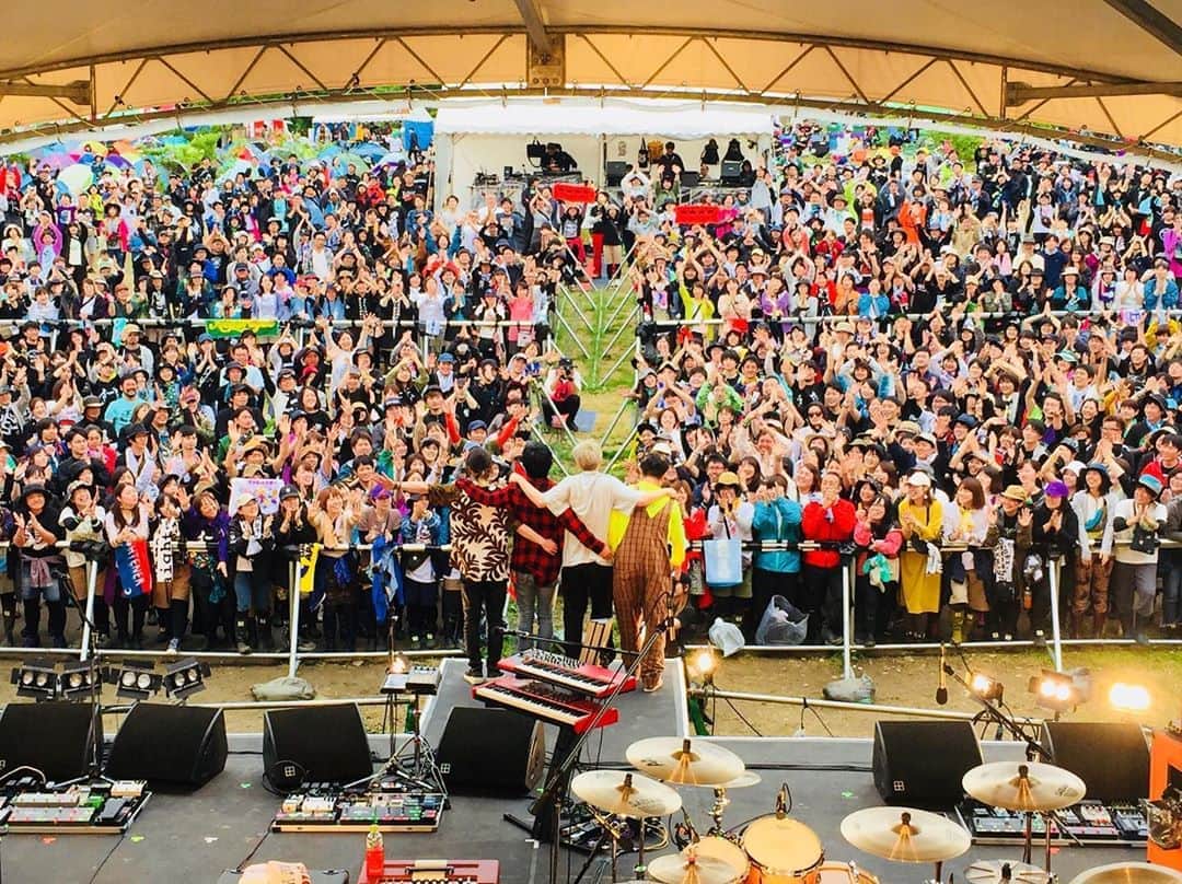 ホリエアツシさんのインスタグラム写真 - (ホリエアツシInstagram)「KESEN ROCK FESTIVAL ㊗️10回目おめでとうございました！！ もっと応えられるように、もっとかっこいいバンドになって帰ってきます。 #kesenrockfestival  #10thanniversary  #ストレイテナー photo by Rui Hashimoto」7月14日 18時58分 - a.horie