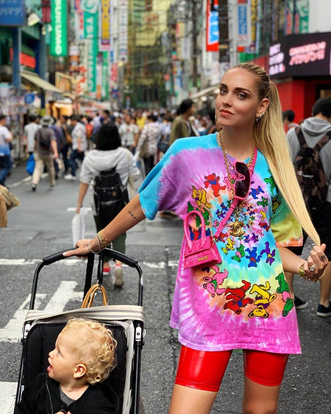 キアラ・フェラーニさんのインスタグラム写真 - (キアラ・フェラーニInstagram)「Visiting Meiji Jingu and Akihabara with the family ❤️ #TheFerragnez」7月14日 19時33分 - chiaraferragni