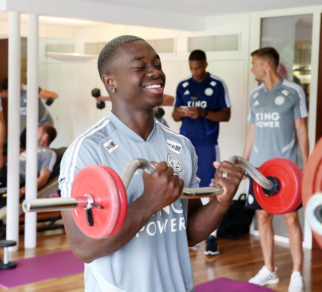 レスター・シティFCさんのインスタグラム写真 - (レスター・シティFCInstagram)「Happy #BastilleDay to Foxes fans celebrating! 🇫🇷 . . . #lcfc • @papy.mendy」7月14日 19時34分 - lcfc